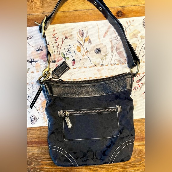 Vintage Coach 10403 | Black Signature Duffle / Crossbody Bag - Picture 2 of 13